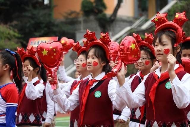 重庆市沙坪坝区育英小学主题运动会隆重举行
