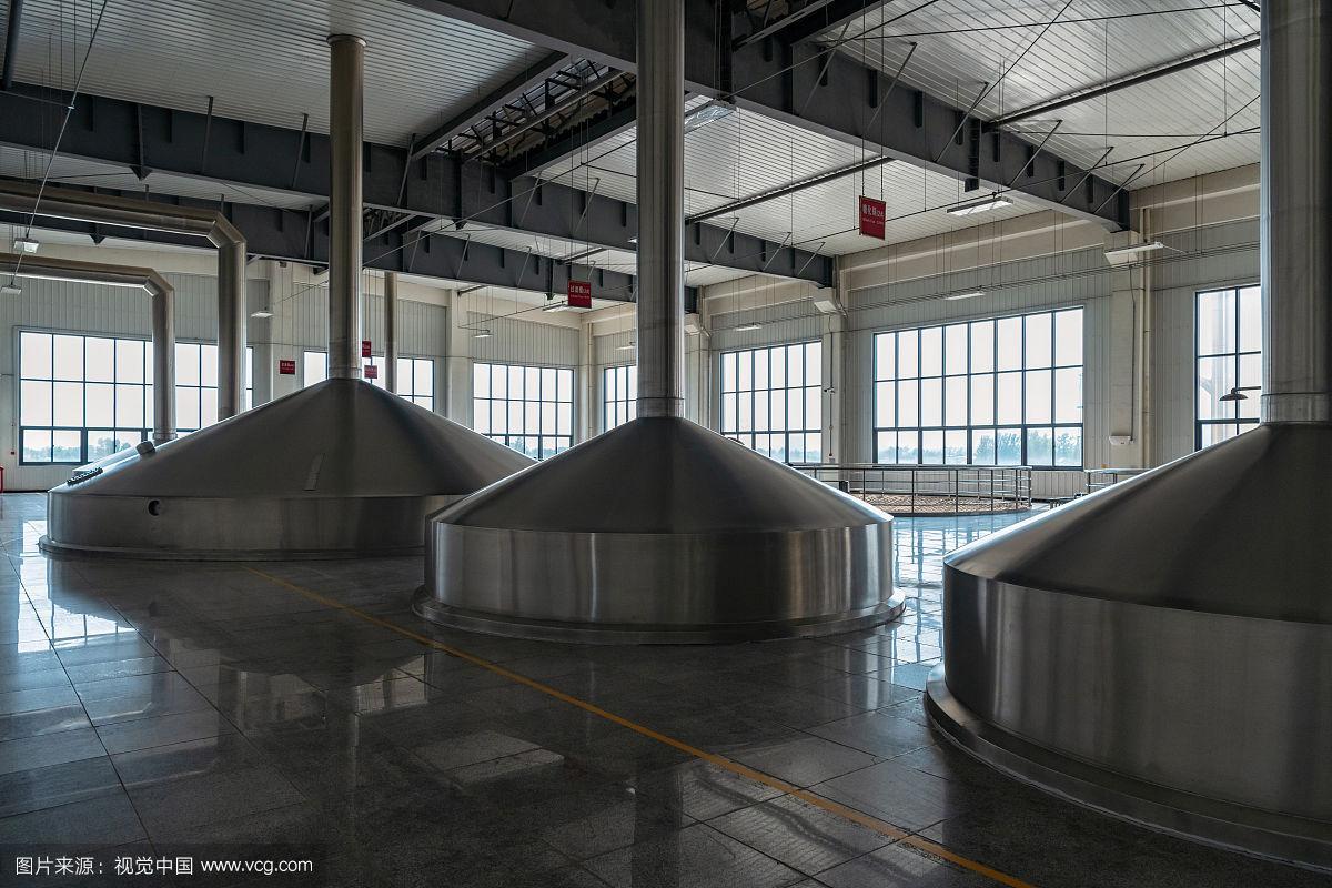 现代啤酒加工厂室内制造厂房