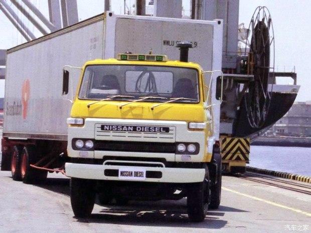 1979年10月,日本推出了全新的排放标准,c系列卡车就此停产.