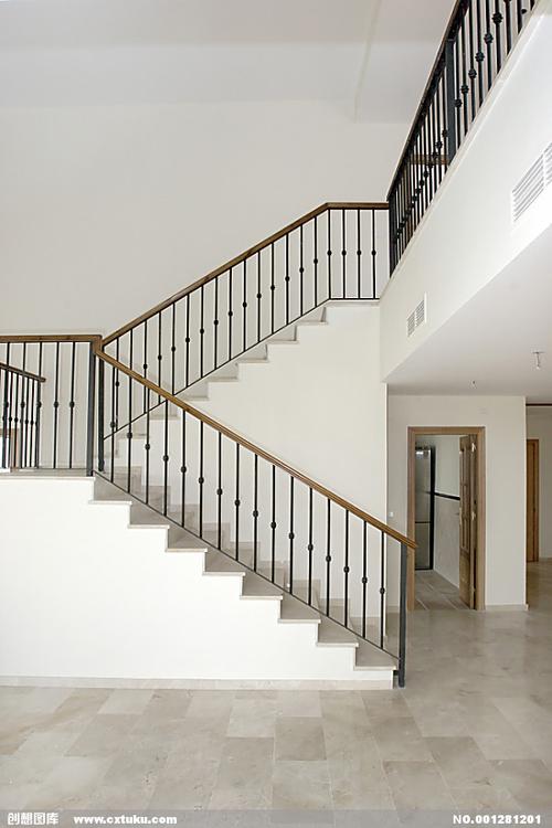 楼梯栏杆设计效果图让小小的楼梯作为惊喜的一角