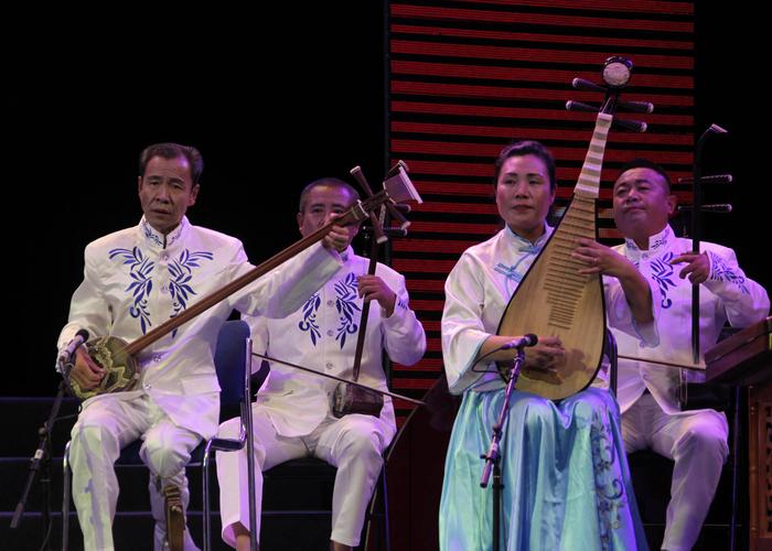  p>三弦书是山西省沁县申报的传统说唱艺术.