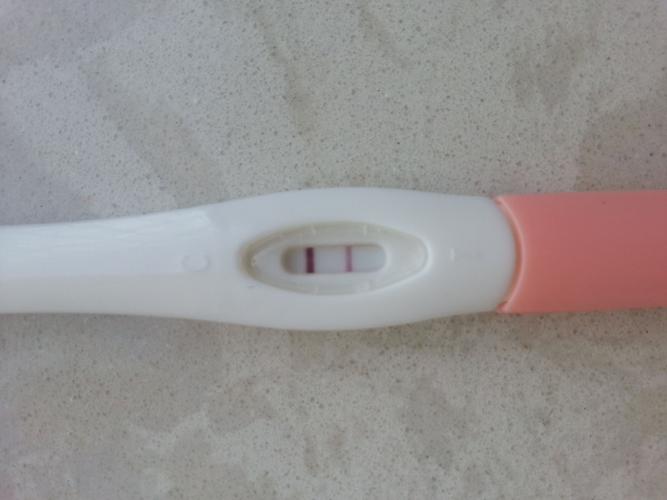 会有宫外孕的可能吗?4月23日早上用早孕试纸检测是弱阳