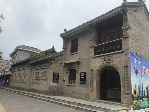 洛川民俗博物馆位于县城内凭身份证登记免费参观博物馆不大一个小院落