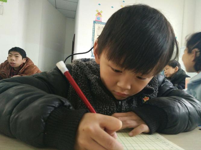 谢文博在郾城特殊教育学校的快乐生活