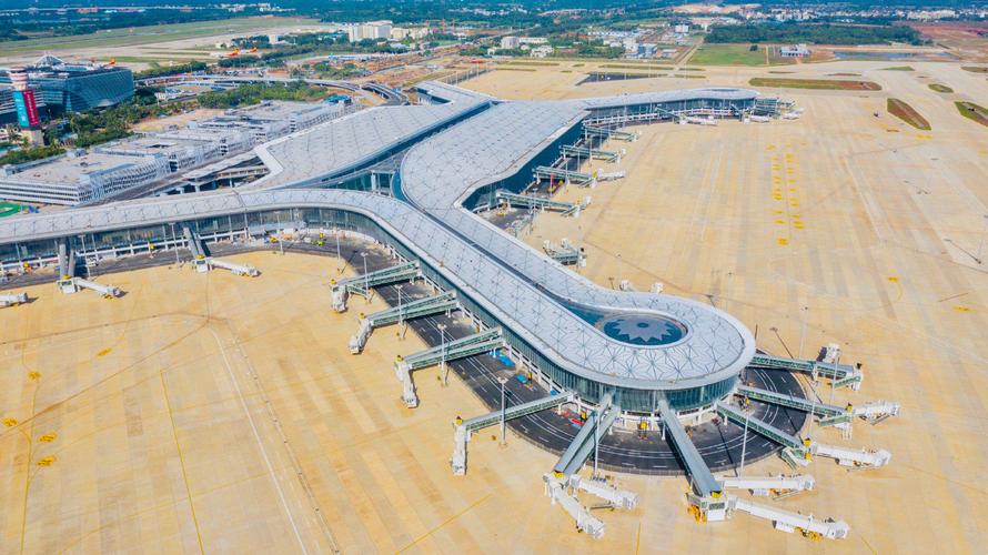 海口美兰机场二期主体工程完工 对标世界一流