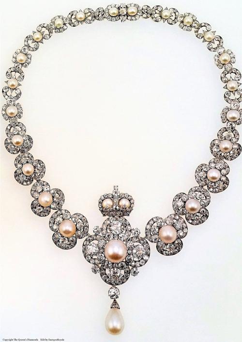 英国女王的一条钻石珍珠项链肯特的亚历珊德拉公主非常喜欢,然后她