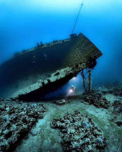 令人大开眼界的海底沉船i水下摄影