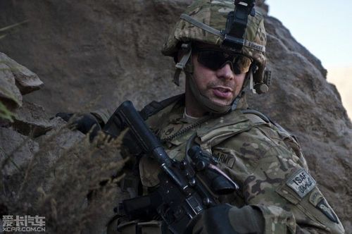 美军开始全面换装最新"天蝎迷彩"作战服