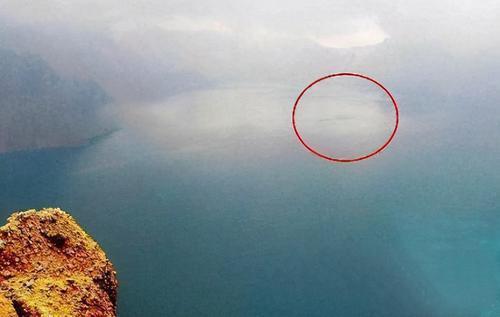 第十名 猎塔湖水怪猎塔湖位于四川省甘孜州的九龙县,该县境内众多高山