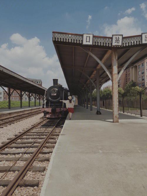坐标上海车墩影视园,蒸汽古老火车真的很赞呀,周末拍照可以去看看