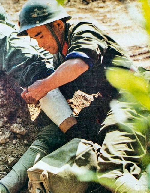 一组老照片重温对越自卫反击战的惨烈与悲壮