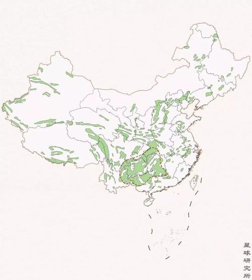 红线内为喀斯特地貌密集区域,制图@刘昊冰/星球研究所,参考《中国自然
