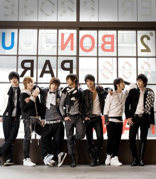 《爱你爱你》是韩国男子组合super junior-m首张正规专辑《迷》的收录