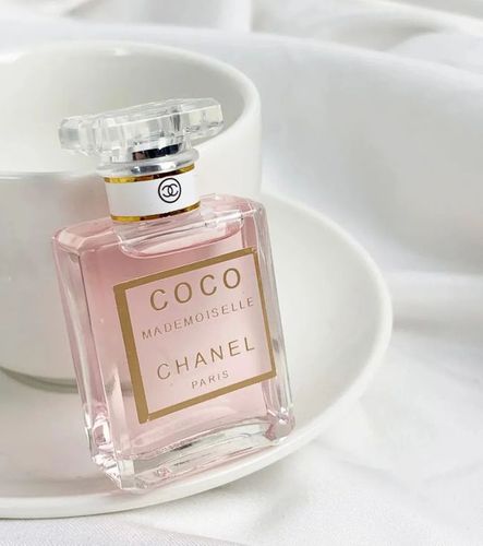 常居香水销售榜第一的香奈儿coco小姐,是极具高级感的东方调香水.
