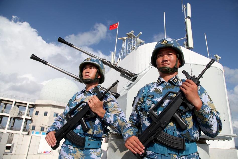 中国海军在南沙群岛巡逻