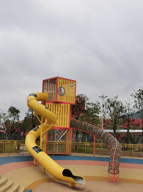肇庆市儿童公园情深深雨蒙蒙的五一
