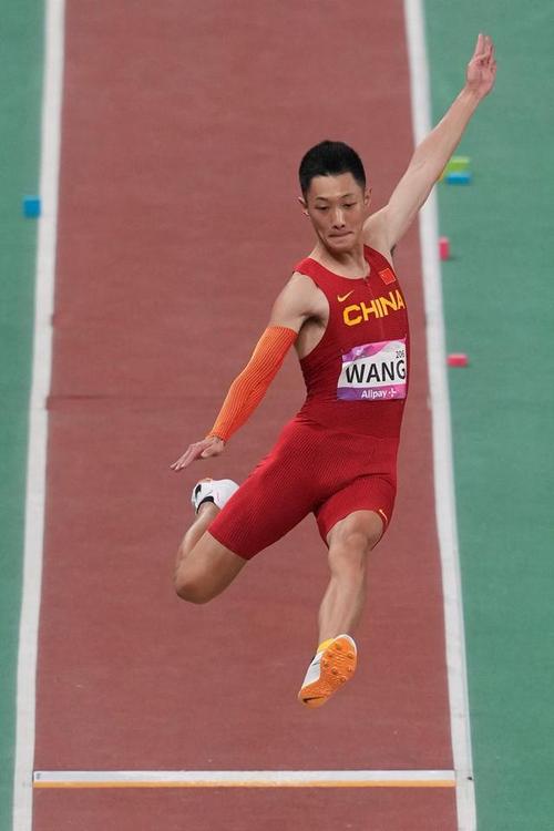 杭州亚运会丨中国选手王嘉男夺得田径项目男子跳远金牌