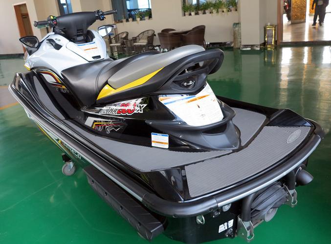 高品质二手摩托艇特惠11.5万元 川崎300x三人摩托艇