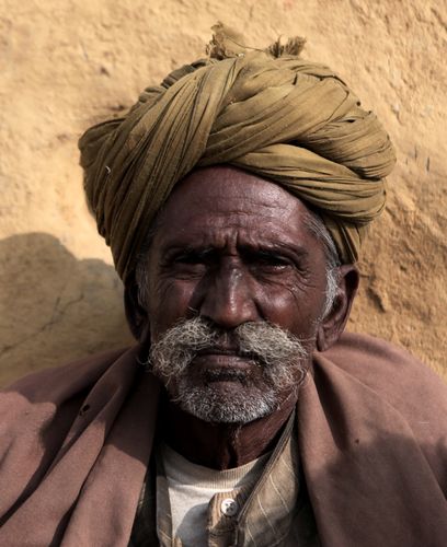 印度乡村里的老人