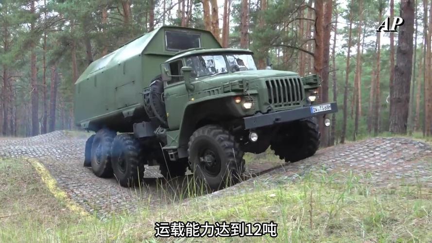 俄罗斯乌拉尔-4320中型军用卡车