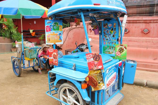 泰国特色的冰棒车