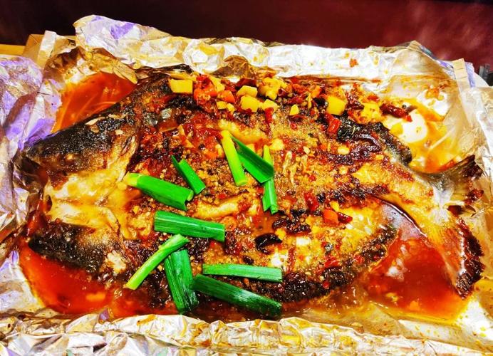 锡纸包鱼最大的好处就是不会烧焦和粘锅!