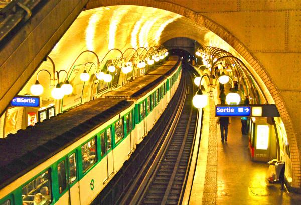 穿越次元 那些如漫画场景般的巴黎地铁站 - 法国游记攻略【携程攻略】