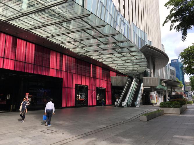 热门城市 新加坡 更多城市 乌节路属于新加坡中央购物区,商场多,商品