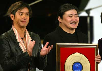 昨晚,第四届中国金唱片奖颁奖典礼在人民大会堂隆重举行.