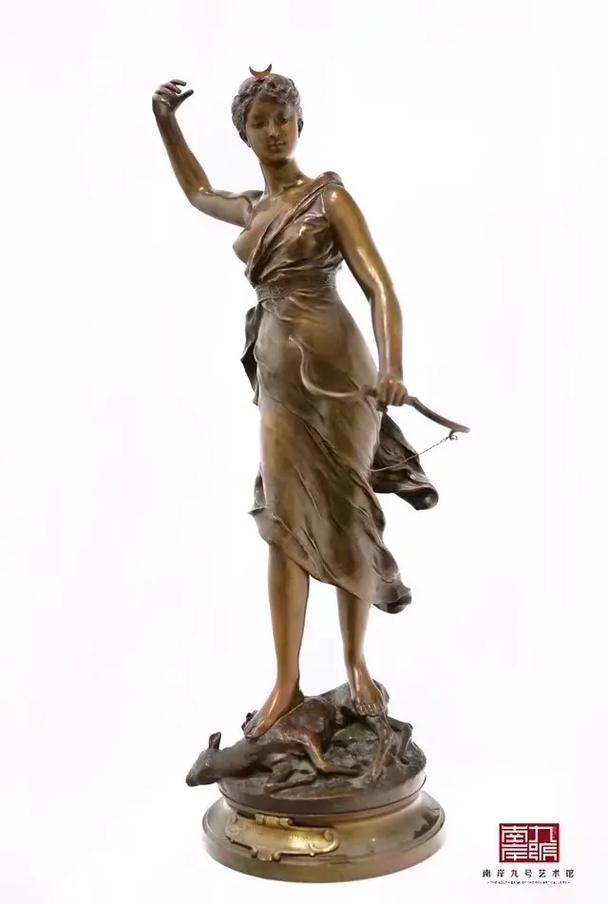《狩猎女神》.青铜雕像.61×23·5cm 1896年此 - 抖音