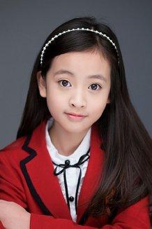 【宠爱】mv女主角是韩国童星柳翰庇,那个女生是翰庇的好朋友,翰庇的好