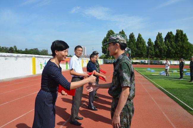 济宁市特殊教育学校举行首届新生军事拓展训练汇报表演