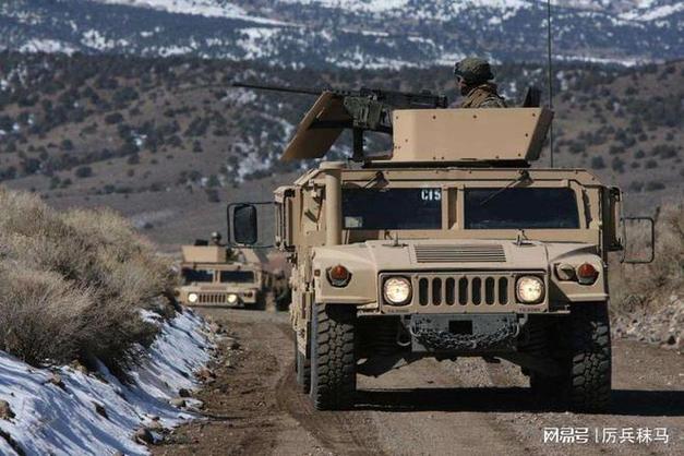 乌军袭击俄罗斯境内出现大批美国悍马装甲车西方该怎么解释