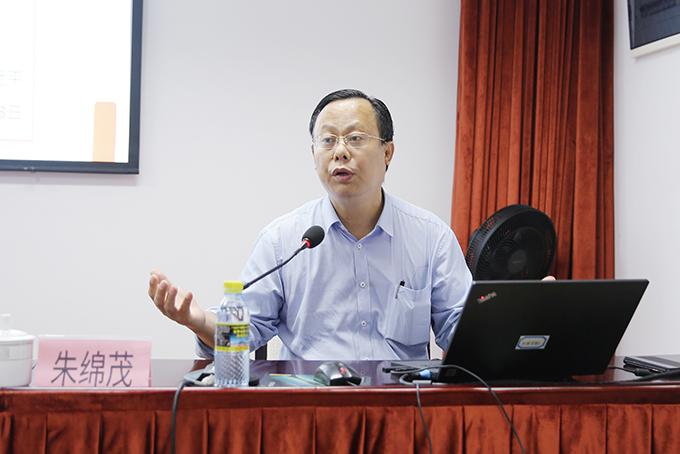 6月15日下午,省民宗委邀请海南政法职业学院副院长朱绵茂教授为全体