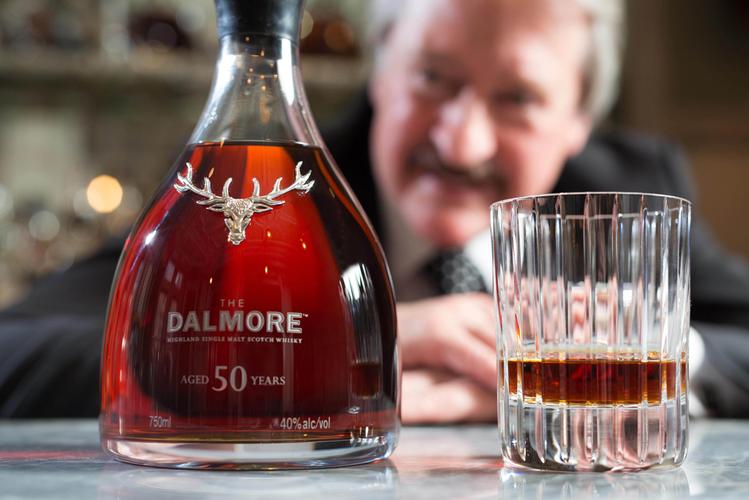 大摩酒厂发布50年单一麦芽威士忌