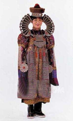 清代文物巴尔虎蒙古妇女服饰