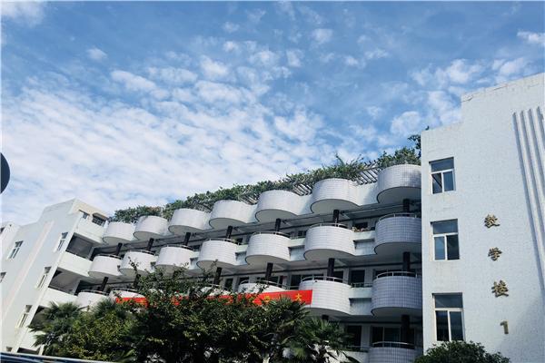 校园环境 - 校园风景 - 郑州市电子信息工程学校