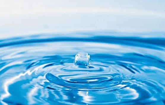 水的健康效益:喝水对身体的积极影响-搜狐大视野-搜狐新闻