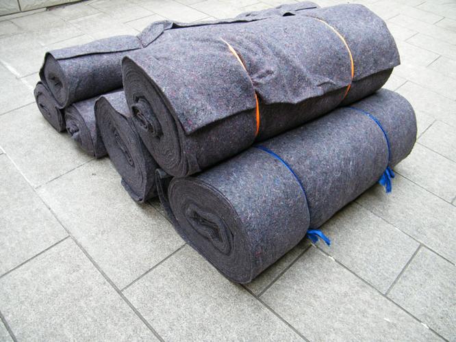 防冻防晒地毯大棚保温保湿隔热工程公路水泥养护毛毯装修地垫