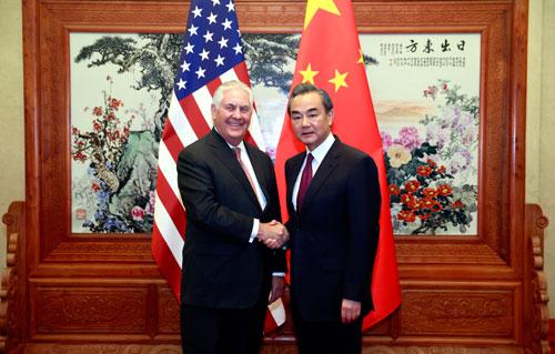 王毅同美国国务卿蒂勒森举行会谈