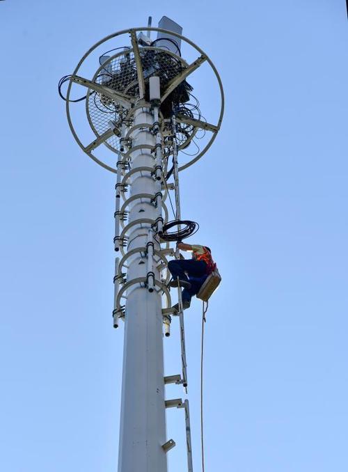 驴婆摄影报道 2020吉林市正在完成5g通信设备安装