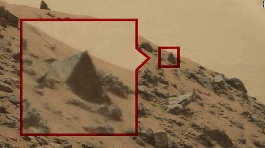 火星金字塔在火星上有一个神秘区域被命名为赛东尼亚区域,在这个区域