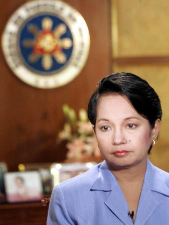 菲律宾总统为录音带事件道歉 但称不会因此下台