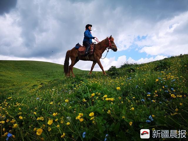 邵琳大学毕业后曾从事金融行业,爱好骑马和舞蹈,常去内蒙古草原骑马