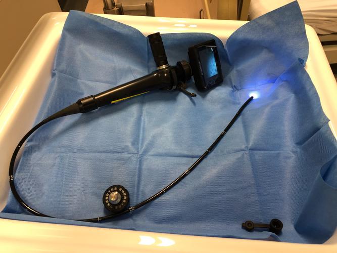 "床旁支气管镜"在呼吸与急危重症医学科的应用
