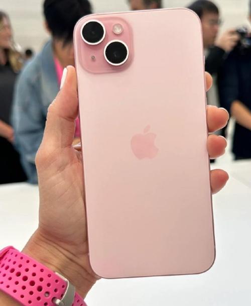 iphone15少女粉成香饽饽粉色系findn3flip亮点更足更吸睛