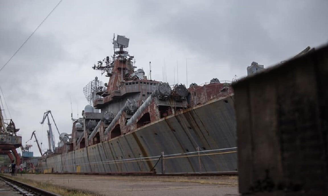 "乌克兰号"万吨级巡洋舰,乌克兰最大作战舰艇,现在却锈迹斑斑