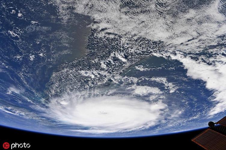 震撼国际空间站视角看多里安飓风眼