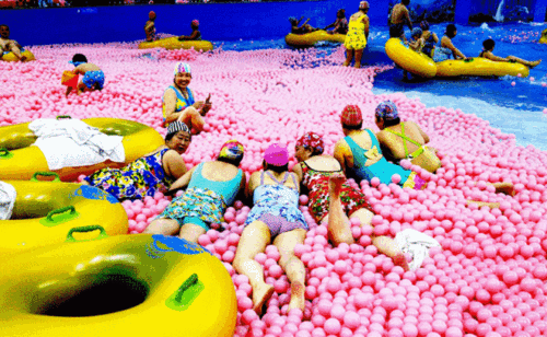 "粉色海洋节"你玩的还开心吗?_世界