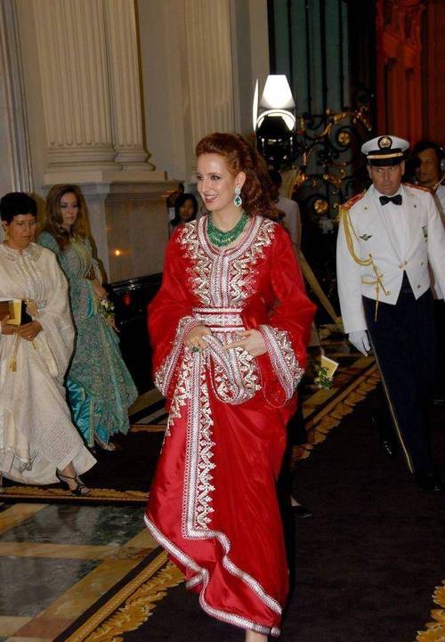 萨尔玛:摩洛哥最美王后被休,夫家身价200亿,叔叔想要夺侄子大位_地方